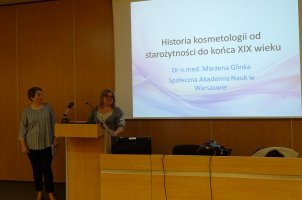 dr n. med. Marzena Glinka (Społeczna Akademia Nauk w Warszawie) i dr hab. Agnieszka Markowska (Zakład Chemii Organicznej UMB)