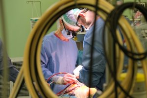 Lekarze z Kliniki Kardiochirurgii UMB jako pierwsi w Polsce wdrożyli nowoczesną metodę leczenia kardiomyopatii przerostowej