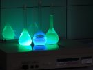 Zjawisko fluorescencji - warsztaty z uczniami I LO w Ostrołęce w Zakładzie Biochemii Farmaceutycznej 