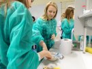 Krem do dłoni wykonany przez uczennice I LO w Ostrołęce podczas warsztatów w Zakładzie Bromatologii 