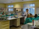 Uczniowie IV klasy Szkoły Podstawowa nr 50 im św.Jadwigi Królowej Polski w Zakładzie Chemii Leków