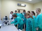 Uczniowie I LO - zajęcia w Zakładzie Chemii Leków