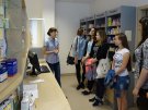Zwiedzanie apteki szkoleniowej prowadzonej przez Zakład Farmacji Stosowanej 