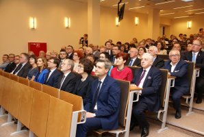 Wydział Farmaceutyczny z Oddziałem Medycyny Laboratoryjnej UMB świętuje jubileusz 40-lecia.