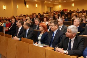 Wydział Farmaceutyczny z Oddziałem Medycyny Laboratoryjnej UMB świętuje jubileusz 40-lecia.