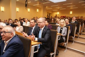 Wydział Farmaceutyczny z Oddziałem Medycyny Laboratoryjnej UMB świętuje jubileusz 40-lecia.