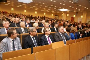 Wydział Farmaceutyczny z Oddziałem Medycyny Laboratoryjnej UMB świętuje jubileusz 40-lecia.