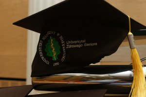 Uniwersytet Zdrowego Seniora UMB oraz Uniwersytet Profilaktyki Psychogeriatrycznej UMB z dyplomami