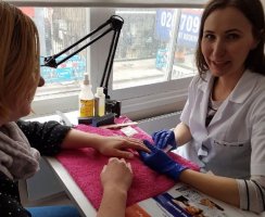 Studenci podczas stażu