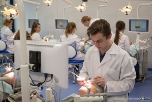 UMB uroczyście otworzył Centrum Symulacji Medycznych