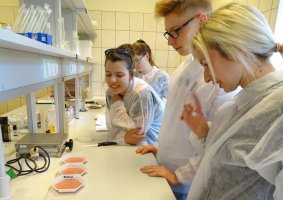 Warsztaty z udziałem uczniów z ILO w Ostrołęce w Zakładzie Bromatologii 