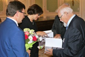 Absolwenci AMB Rocznik 1968 odebrali Złote Dyplomy