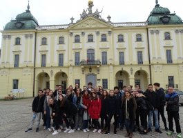 Młodzież z I LO w Białymstoku wraz z uczniami ze szkół partnerskich z Grecji i Włoch