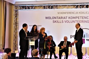 Prof. dr hab. Elżbieta Krajewska-Kułak z tytułem 