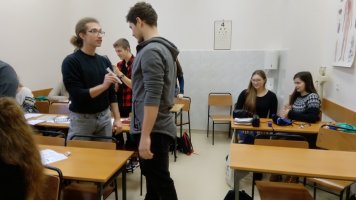 Uczniowie z II LO w Augustowie - warsztaty w Zakładzie Fizjologii Patofizjologii.