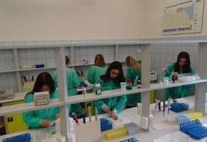 Uczniowie z I LO w Białymstoku - warsztaty w Zakładzie Biochemii Farmaceutycznej.