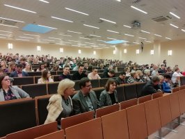 Ponad 200 osób uczestniczyło w spotkaniu z prof. Krzysztofem Krajewskim dotyczącym prawnego statusu cannabis