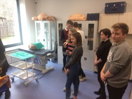 Centrum Symulacji Medycznej UMB odwiedzili licealiści z Olecka