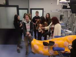 Centrum Symulacji Medycznej UMB odwiedzili licealiści z Olecka