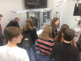 Centrum Symulacji Medycznej UMB odwiedzili licealiści z Olecka