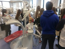 Centrum Symulacji Medycznej UMB odwiedzili licealiści z Olecka