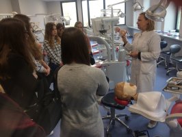 Centrum Symulacji Medycznej UMB odwiedzili licealiści z Olecka