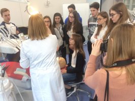 Centrum Symulacji Medycznej UMB odwiedzili licealiści z Olecka