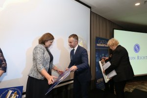 Dr Ilona Zaręba received the second prize in the Leader of Pharmaceutical Sciences competition. The Faculty of Pharmacy gained the Scientia Nobilitat medal. 