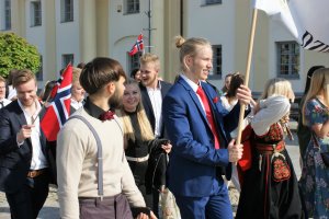 Przemarsz norweskich studentów z okazji Święto Niepodległości Norwegii
