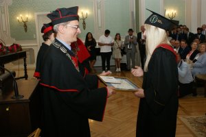 Studenci English Division odebrali dyplomy