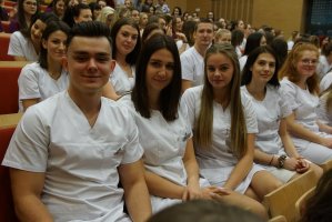 Uroczystość „Czepkowania” studentów pielęgniarstwa i położnictwa Uroczystość „Czepkowania” studentów pielęgniarstwa i położnictwa