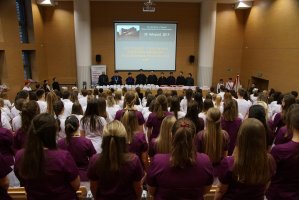 Uroczystość „Czepkowania” studentów pielęgniarstwa i położnictwa Uroczystość „Czepkowania” studentów pielęgniarstwa i położnictwa