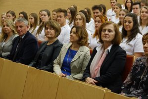 Uroczystość „Czepkowania” studentów pielęgniarstwa i położnictwa Uroczystość „Czepkowania” studentów pielęgniarstwa i położnictwa