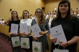 Uroczystość „Czepkowania” studentów pielęgniarstwa i położnictwa Uroczystość „Czepkowania” studentów pielęgniarstwa i położnictwa