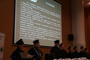 Uroczystość „Czepkowania” studentów pielęgniarstwa i położnictwa Uroczystość „Czepkowania” studentów pielęgniarstwa i położnictwa