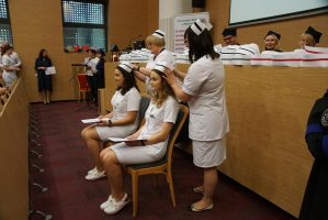 Uroczystość „Czepkowania” studentów pielęgniarstwa i położnictwa Uroczystość „Czepkowania” studentów pielęgniarstwa i położnictwa