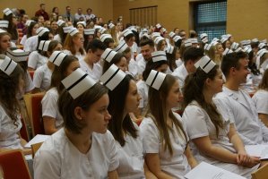 Uroczystość „Czepkowania” studentów pielęgniarstwa i położnictwa Uroczystość „Czepkowania” studentów pielęgniarstwa i położnictwa