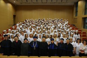 Uroczystość „Czepkowania” studentów pielęgniarstwa i położnictwa Uroczystość „Czepkowania” studentów pielęgniarstwa i położnictwa