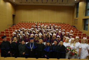 Uroczystość „Czepkowania” studentów pielęgniarstwa i położnictwa Uroczystość „Czepkowania” studentów pielęgniarstwa i położnictwa