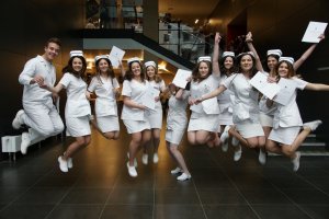 Uroczystość „Czepkowania” studentów pielęgniarstwa i położnictwa Uroczystość „Czepkowania” studentów pielęgniarstwa i położnictwa