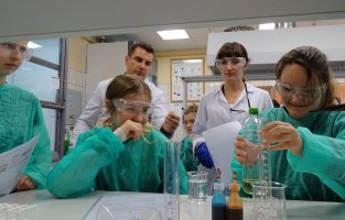 Szkoła Podstawowa nr 50 w Zakładzie chemii nieorganicznej i analitycznej 