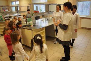 Przedszkolaki w Euroregionalnym Centrum Farmacji