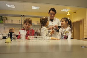 Przedszkolaki w Euroregionalnym Centrum Farmacji