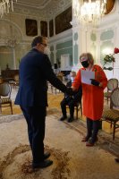 Rektor UMB wręczył dyplomy za całokształt dorobku