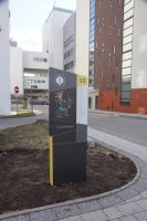 Pylon informacyjny przy Collegium Novum