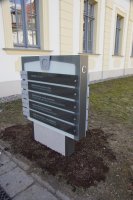 Tablica informacyjna wejście główne do korpusu głównego Pałacu