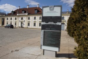 Mapa Pałacu Branickich na dziedzińcu Pałacu Branickich 