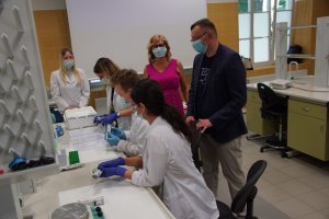 Profesor Roman Lesyk z wizytą w Zakładzie Biotechnologii UMB