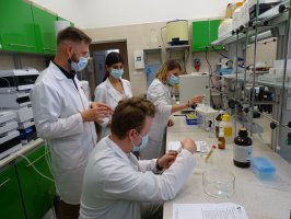 Warsztaty uczestników szkoły letniej. 