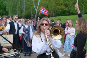 The march of MUB’s Norwegian students on the occasion of the Norway Independence Day